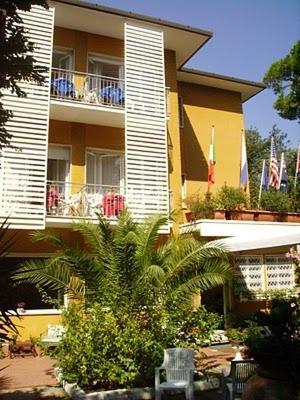 Hotel Villa Rona Forte dei Marmi Exterior foto
